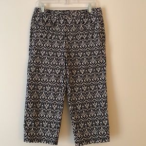 ANN TAYLOR. Margo. Beautiful black and white designed capri pants with p…
